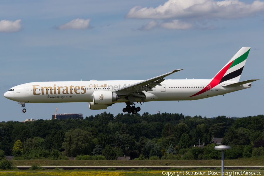 Emirates Boeing 777-31H(ER) (A6-EGW) | Photo 174840