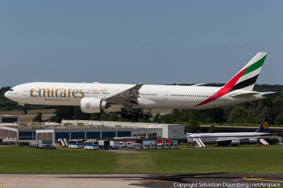 Emirates Boeing 777-31H(ER) (A6-EGW) | Photo 174841