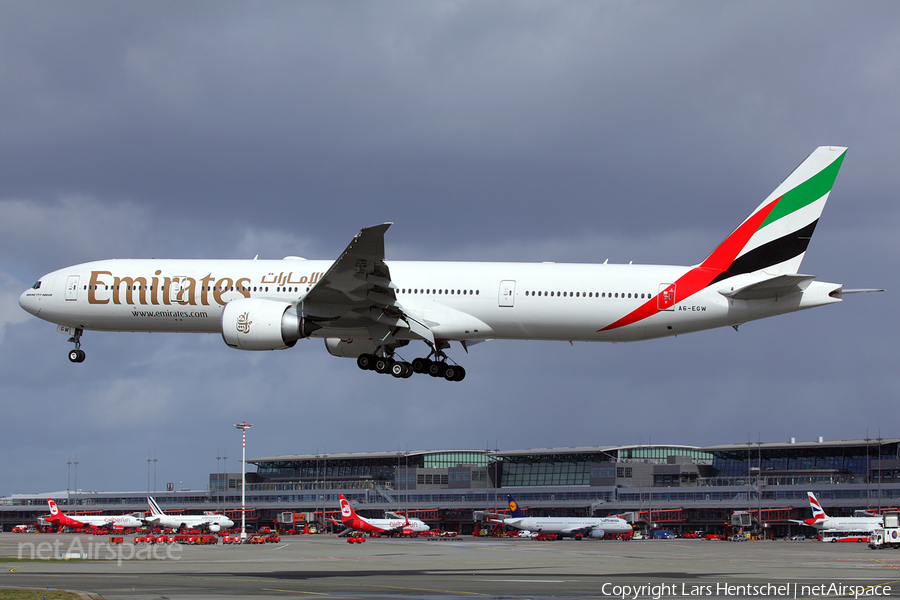 Emirates Boeing 777-31H(ER) (A6-EGW) | Photo 72251