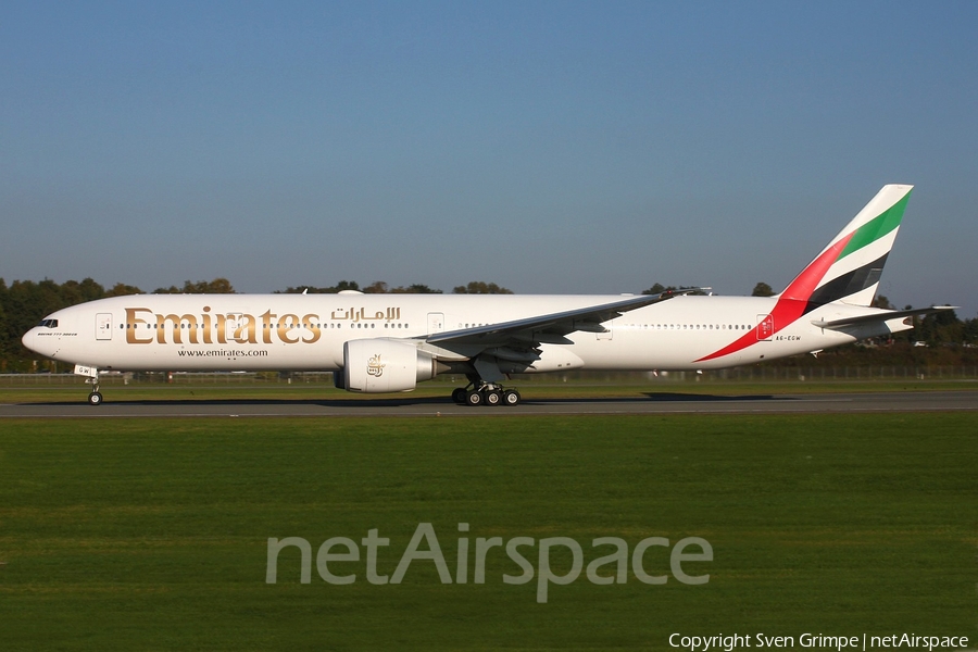 Emirates Boeing 777-31H(ER) (A6-EGW) | Photo 88444