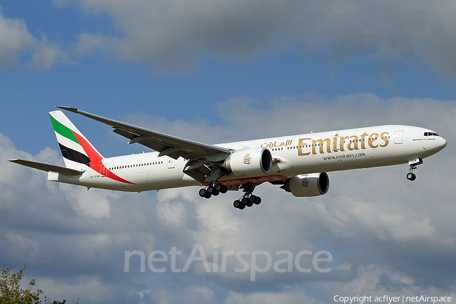 Emirates Boeing 777-31H(ER) (A6-EGW) | Photo 174854