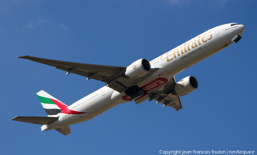 Emirates Boeing 777-31H(ER) (A6-EGW) | Photo 55864