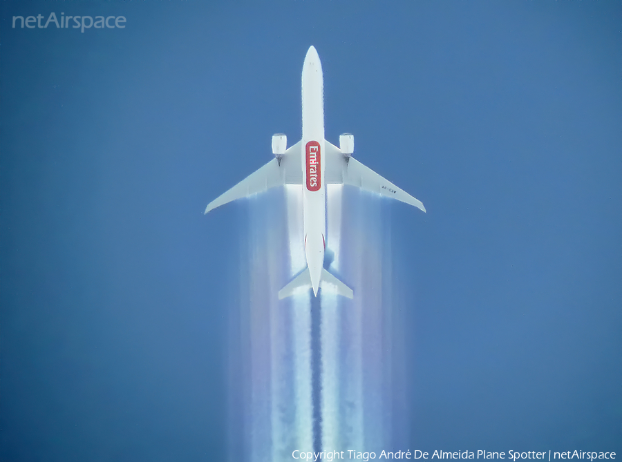 Emirates Boeing 777-31H(ER) (A6-EGW) | Photo 440740