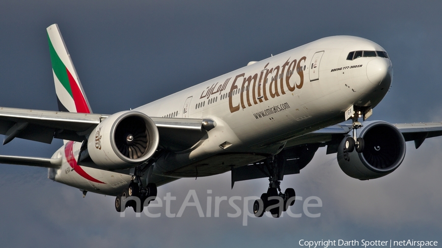 Emirates Boeing 777-31H(ER) (A6-EGX) | Photo 230298
