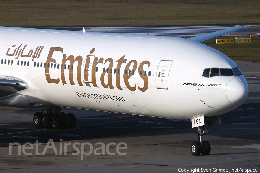 Emirates Boeing 777-31H(ER) (A6-EGX) | Photo 133542