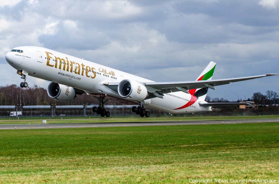 Emirates Boeing 777-31H(ER) (A6-EGX) | Photo 25310