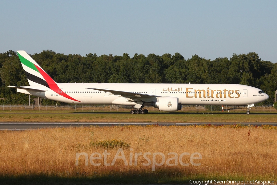 Emirates Boeing 777-31H(ER) (A6-EGX) | Photo 29456