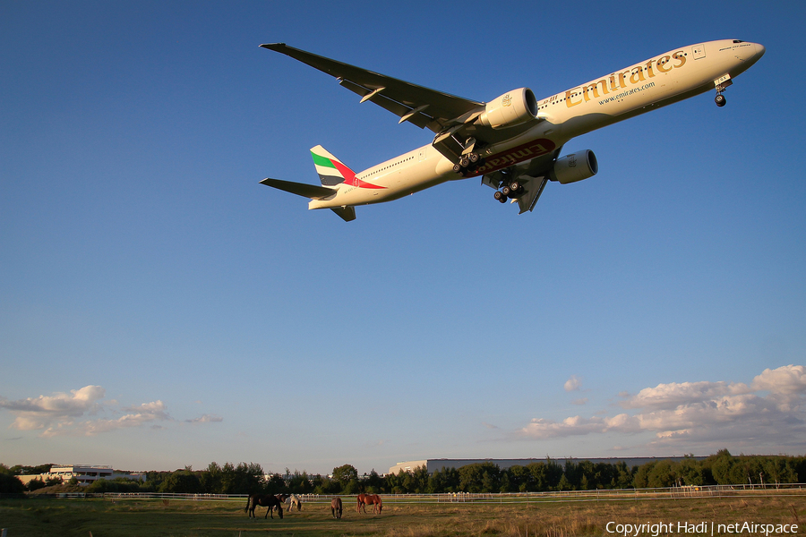 Emirates Boeing 777-31H(ER) (A6-EGX) | Photo 36799
