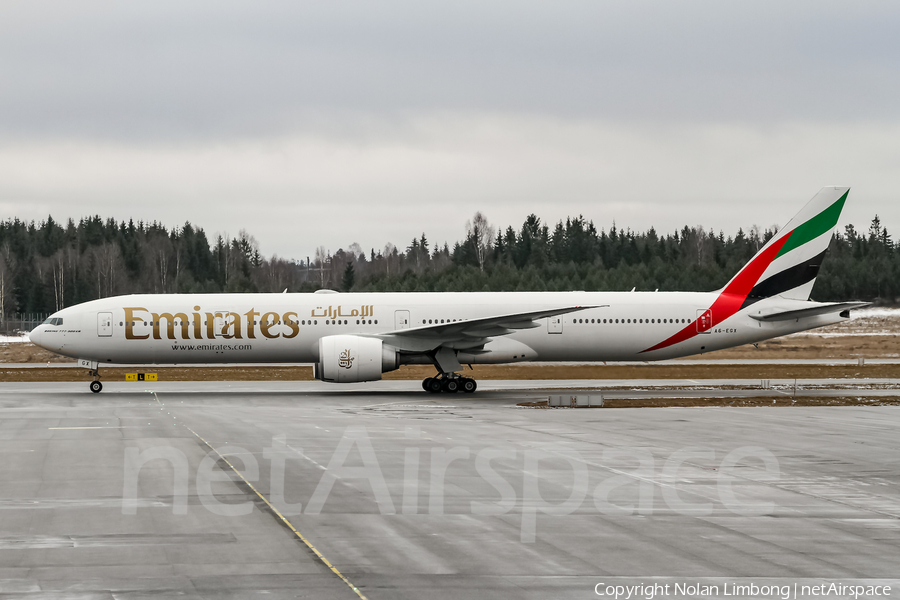 Emirates Boeing 777-31H(ER) (A6-EGX) | Photo 384321