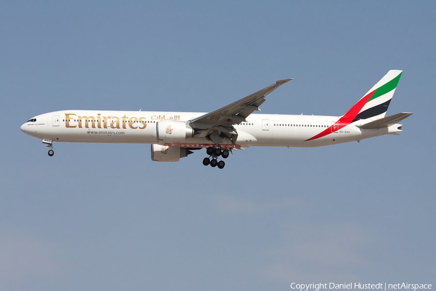 Emirates Boeing 777-31H(ER) (A6-EGY) | Photo 529282
