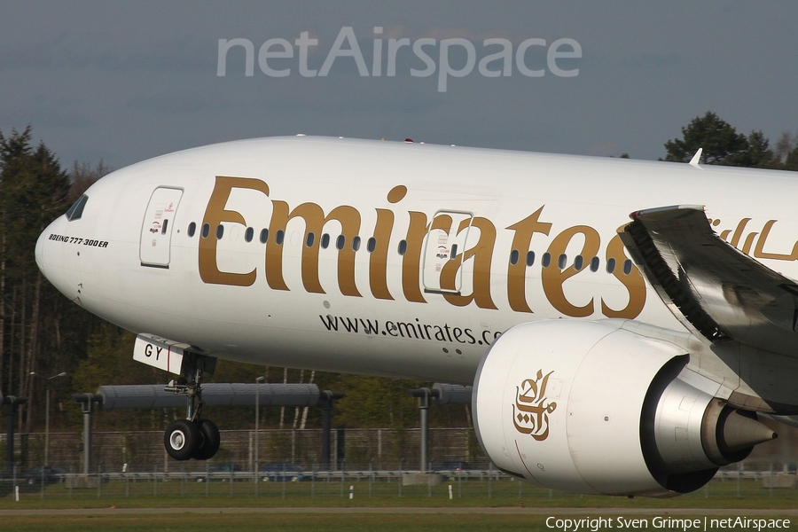 Emirates Boeing 777-31H(ER) (A6-EGY) | Photo 74158