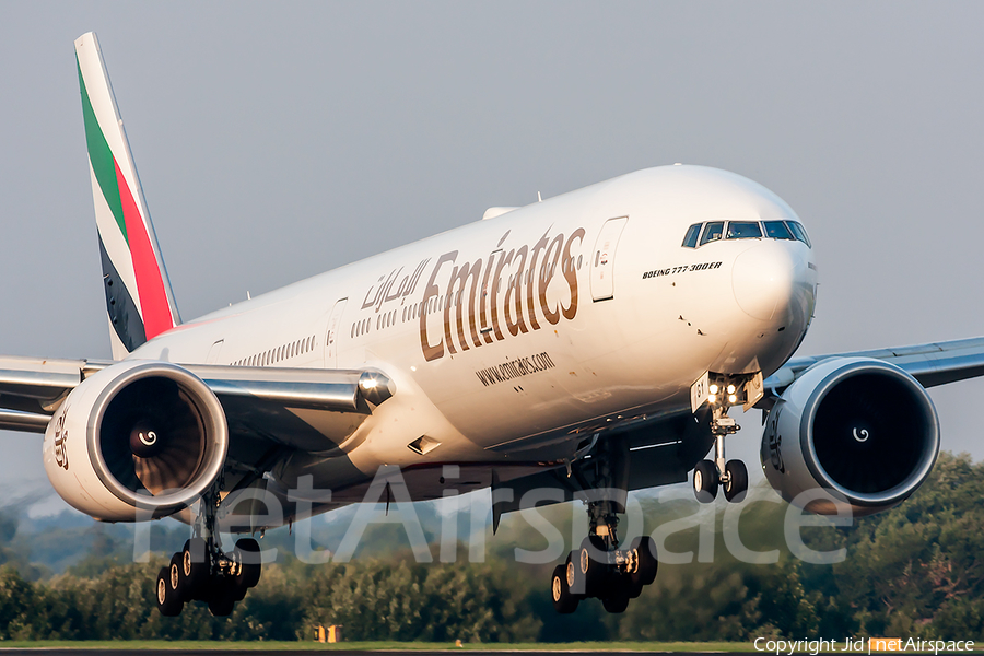 Emirates Boeing 777-31H(ER) (A6-EGY) | Photo 85429