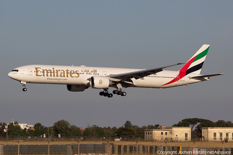 Emirates Boeing 777-31H(ER) (A6-EGZ) | Photo 163322