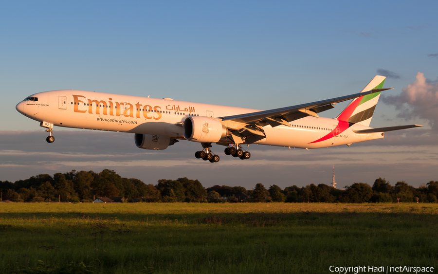 Emirates Boeing 777-31H(ER) (A6-EGZ) | Photo 119293