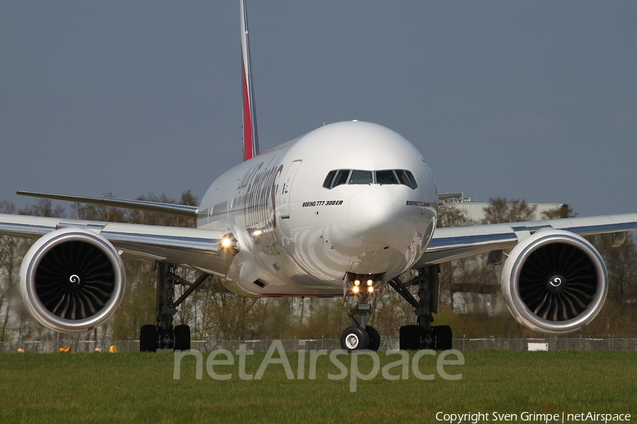 Emirates Boeing 777-31H(ER) (A6-EGZ) | Photo 25792