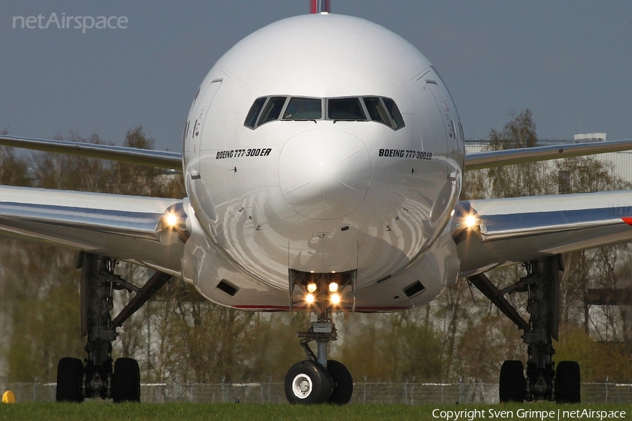 Emirates Boeing 777-31H(ER) (A6-EGZ) | Photo 25869