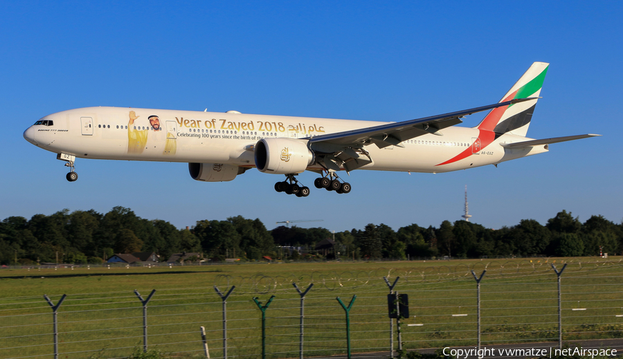 Emirates Boeing 777-31H(ER) (A6-EGZ) | Photo 301914