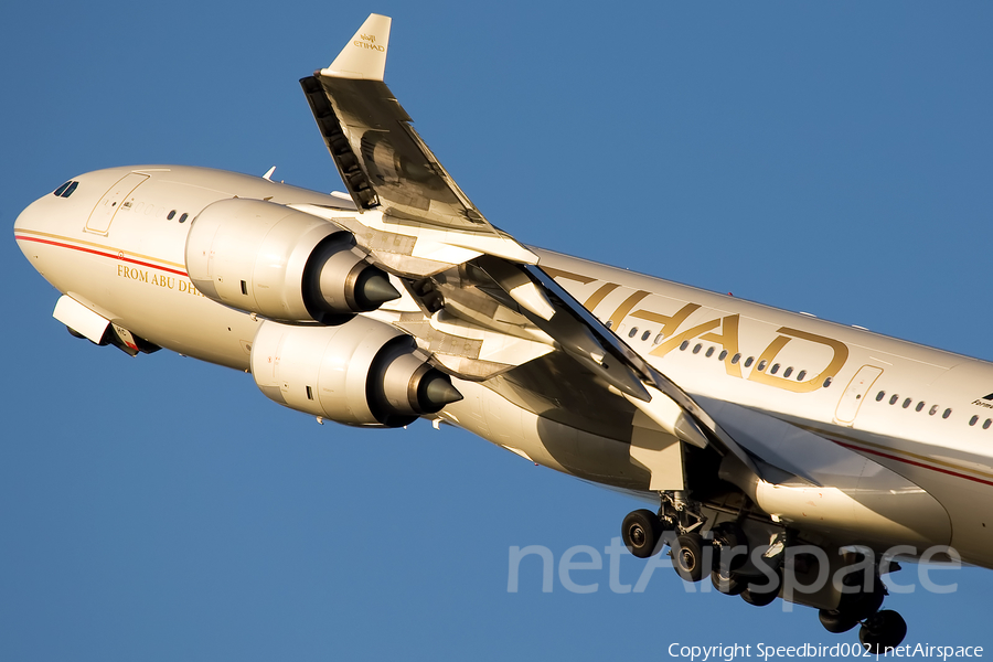 Etihad Airways Airbus A340-541 (A6-EHC) | Photo 24033
