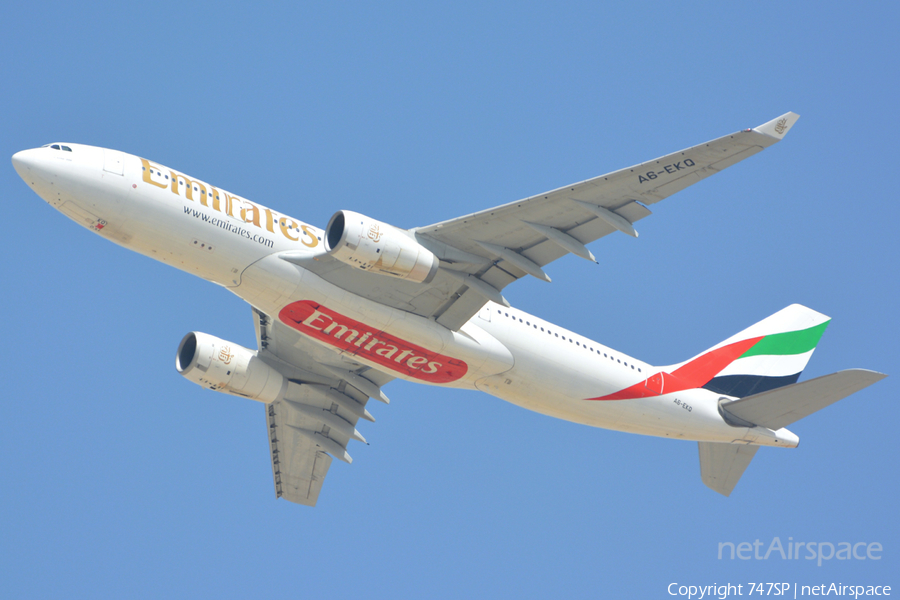 Emirates Airbus A330-243 (A6-EKQ) | Photo 60011