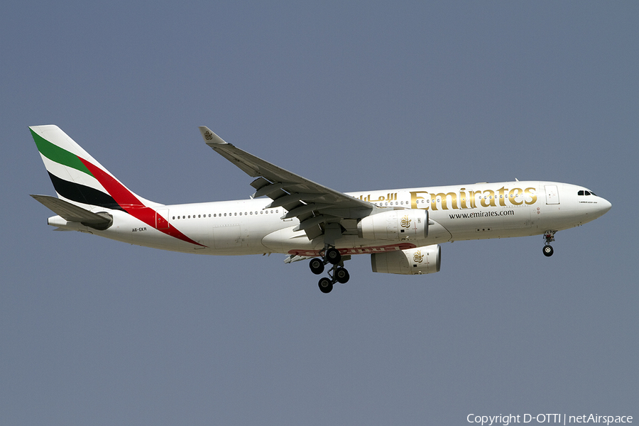 Emirates Airbus A330-243 (A6-EKR) | Photo 286620