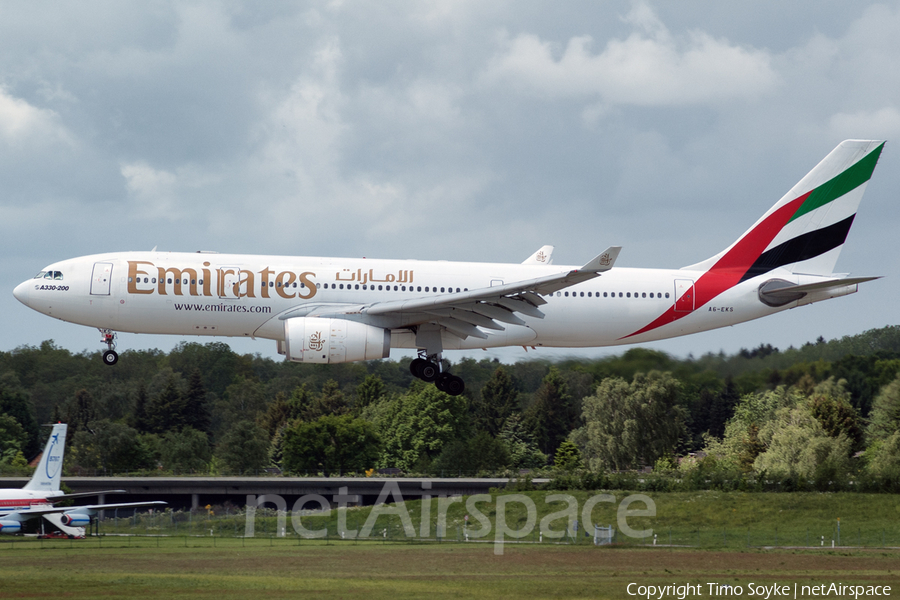Emirates Airbus A330-243 (A6-EKS) | Photo 47296