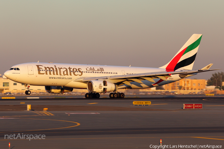 Emirates Airbus A330-243 (A6-EKT) | Photo 396377