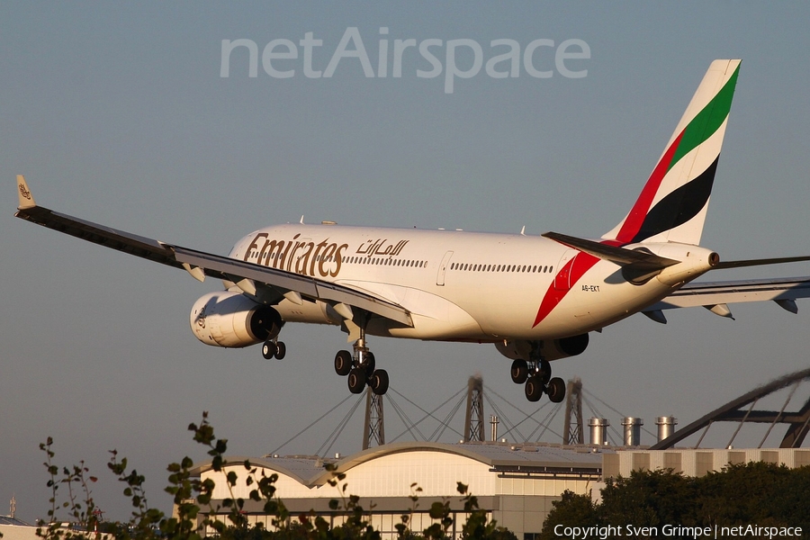 Emirates Airbus A330-243 (A6-EKT) | Photo 19589