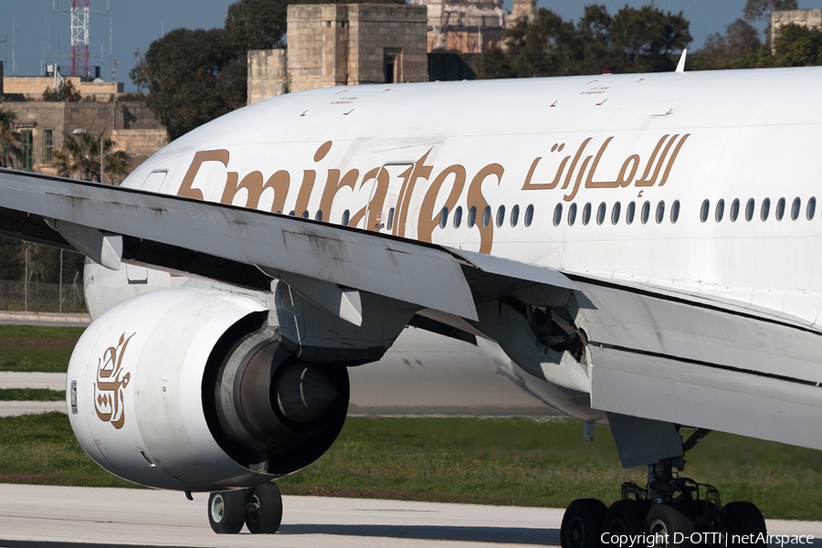 Emirates Boeing 777-21H (A6-EMD) | Photo 135156