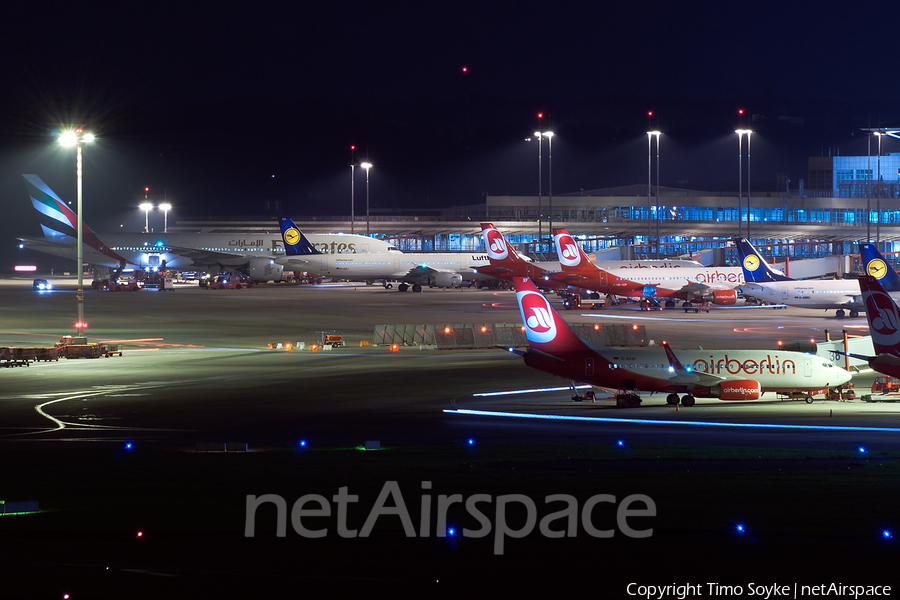 Emirates Boeing 777-21H(ER) (A6-EMH) | Photo 20559