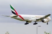 Emirates Boeing 777-21H(ER) (A6-EMH) at  London - Heathrow, United Kingdom