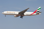 Emirates Boeing 777-21H(ER) (A6-EMK) at  Dubai - International, United Arab Emirates