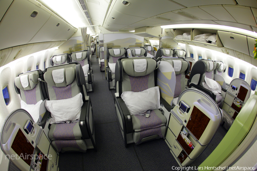 Emirates Boeing 777-31H (A6-EMM) | Photo 441422