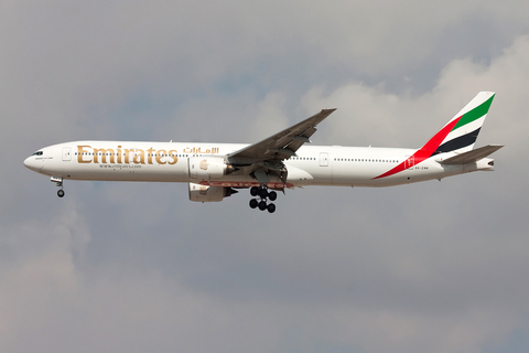 Emirates Boeing 777-31H (A6-EMM) at  Dubai - International, United Arab Emirates