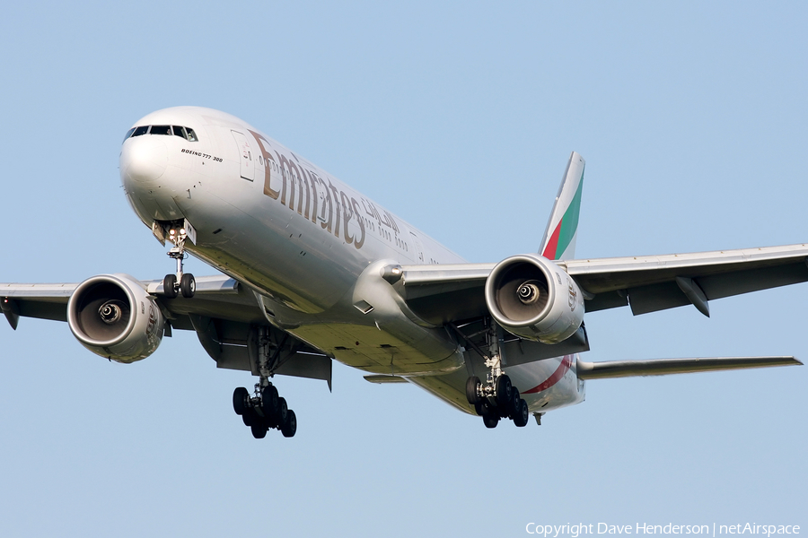 Emirates Boeing 777-31H (A6-EMM) | Photo 197