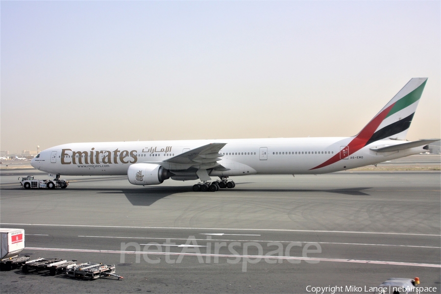 Emirates Boeing 777-31H (A6-EMO) | Photo 146530
