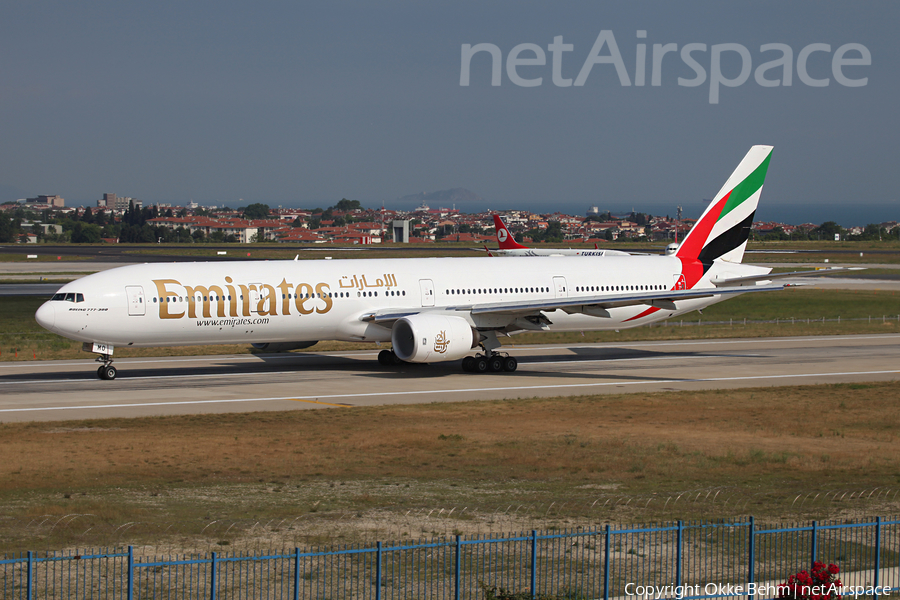 Emirates Boeing 777-31H (A6-EMO) | Photo 72235