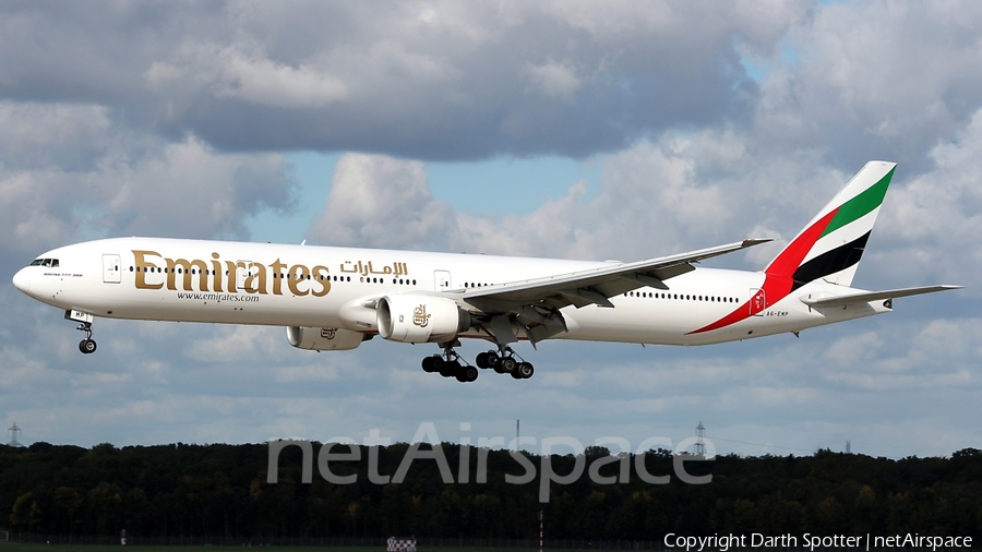 Emirates Boeing 777-31H (A6-EMP) | Photo 207281