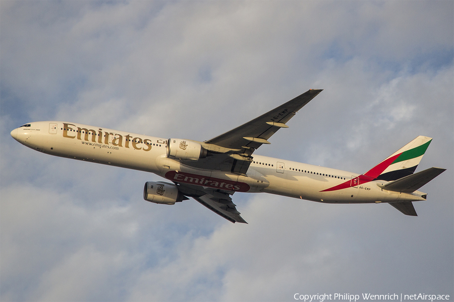 Emirates Boeing 777-31H (A6-EMP) | Photo 101141