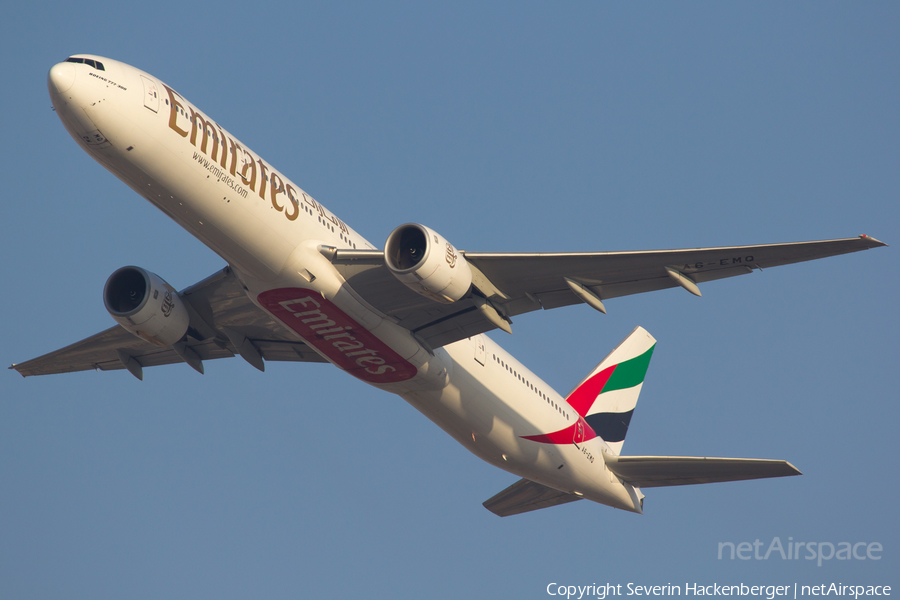 Emirates Boeing 777-31H (A6-EMQ) | Photo 198904