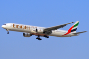 Emirates Boeing 777-31H (A6-EMQ) at  Dubai - International, United Arab Emirates