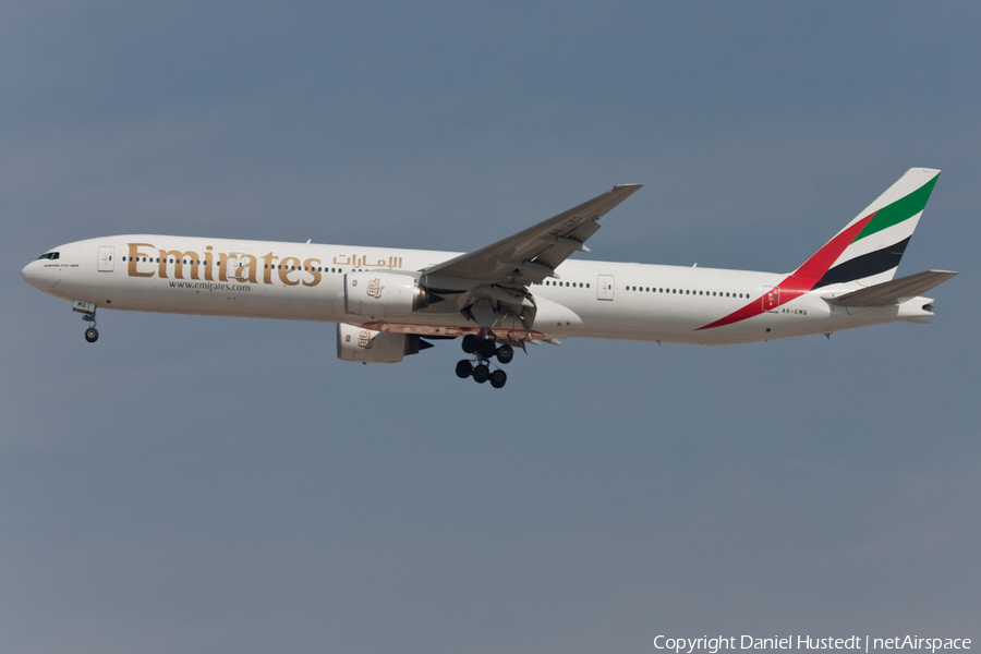 Emirates Boeing 777-31H (A6-EMQ) | Photo 416034