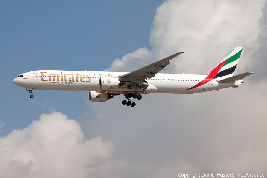 Emirates Boeing 777-31H (A6-EMQ) | Photo 618857