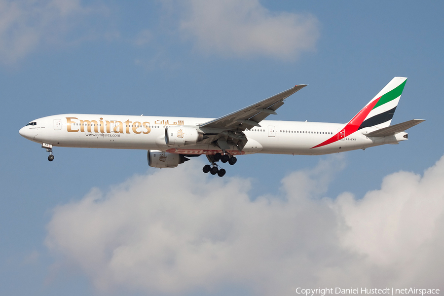 Emirates Boeing 777-31H (A6-EMR) | Photo 618858