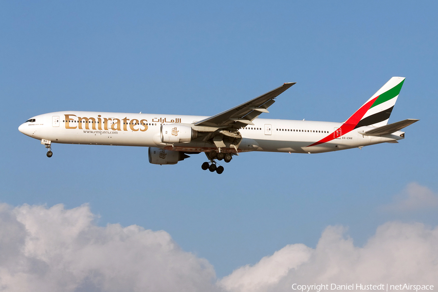 Emirates Boeing 777-31H (A6-EMR) | Photo 620345