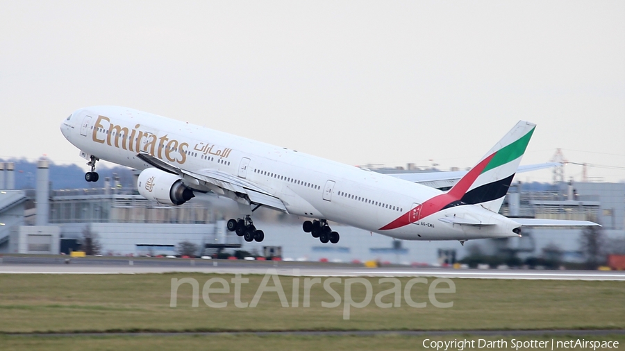 Emirates Boeing 777-31H (A6-EMS) | Photo 208383