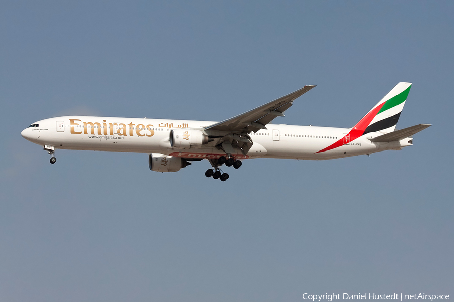 Emirates Boeing 777-31H (A6-EMS) | Photo 529432