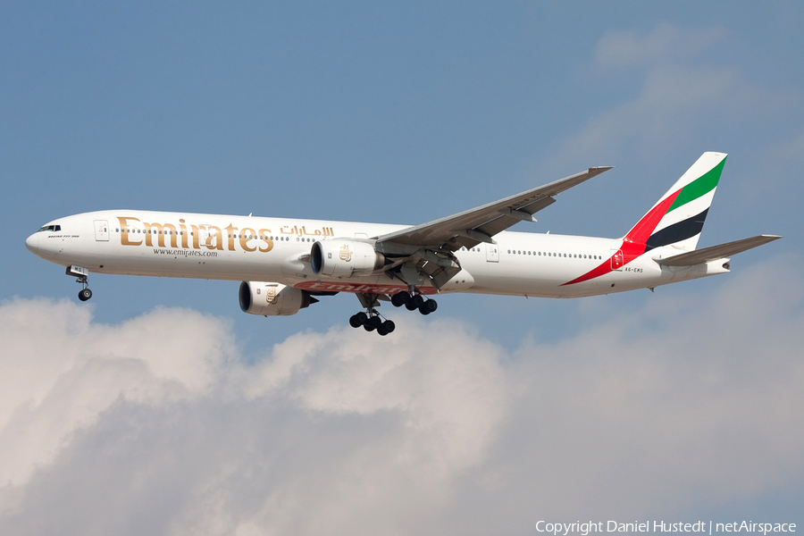 Emirates Boeing 777-31H (A6-EMS) | Photo 620346