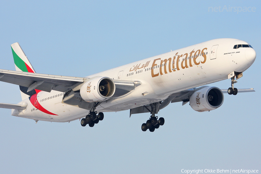 Emirates Boeing 777-31H (A6-EMS) | Photo 38540