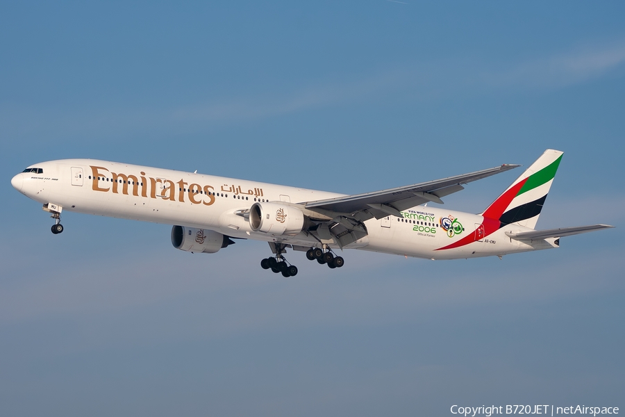 Emirates Boeing 777-31H (A6-EMU) | Photo 613178