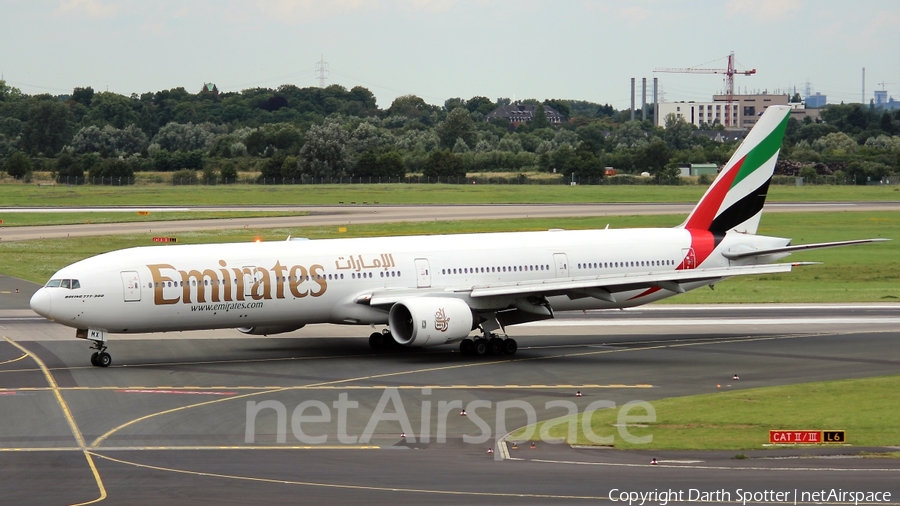 Emirates Boeing 777-31H (A6-EMX) | Photo 206769